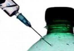 Bottiglia d’acqua con ammoniaca: Ragazzina in gravi condizioni