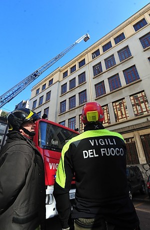 Terremoto Nord Italia: Scuole e uffici evacuati per precauzione