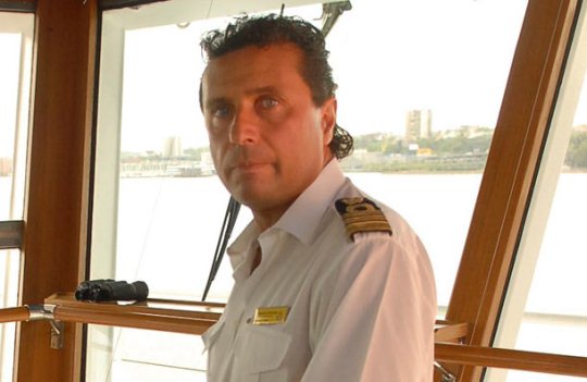 Naufragio Costa Concordia: Conferma dei domiciliari per Schettino