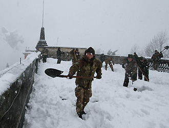 Italia sotto la neve, frazioni isolate e disagi viabilità