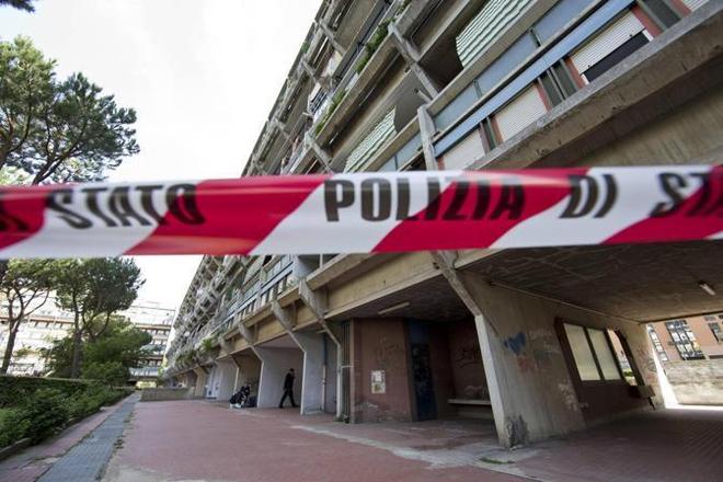 Pregiudicato ucciso sotto casa a Taranto