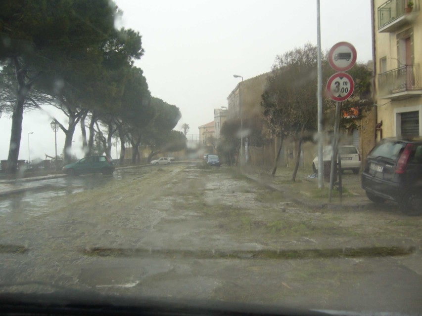 Maltempo a Catania: nubifragio e forti disagi. Ma le scuole restano aperte