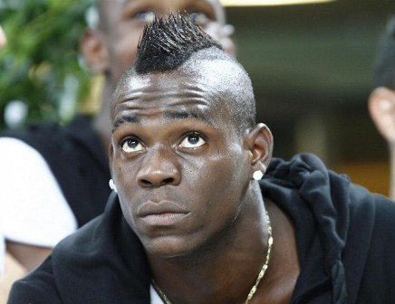 Mario Balotelli riconosce Pia: è polemica su Twitter