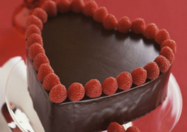Ricetta San Valentino 2014: Torta a cuore con cioccolato fondente