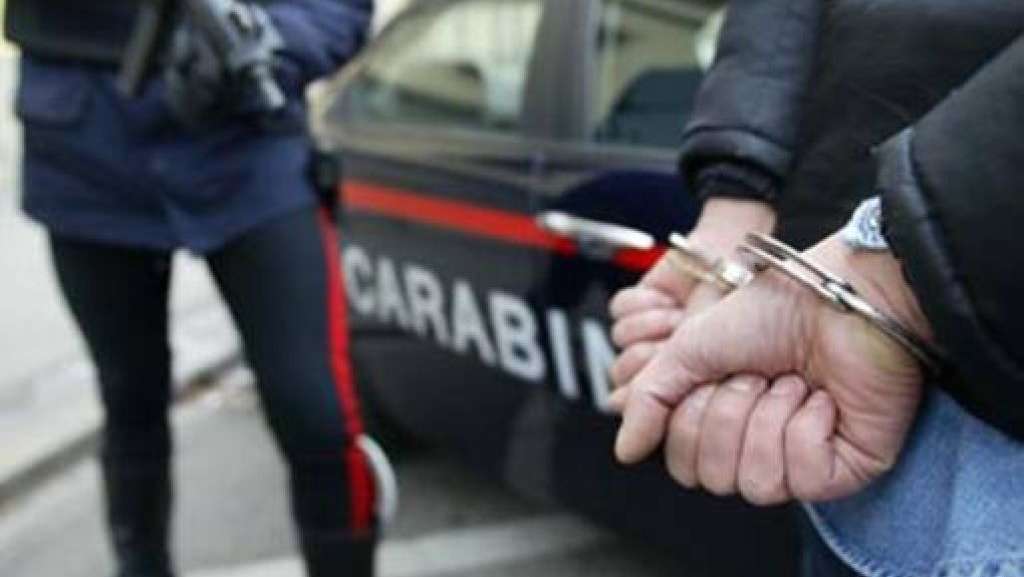 Accoltella il coinquilino, arrestato per tentato omicidio