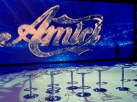 stasera in tv amici