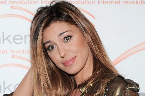 Belen Rodriguez infuriata su Facebook: se non vi piace il programma, cambiate canale