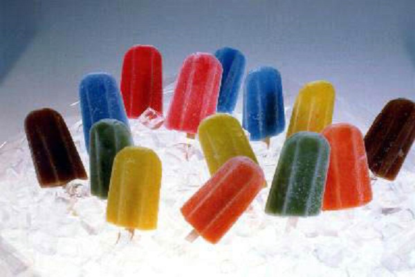 Ghiaccioli colorati: ricetta per dolci