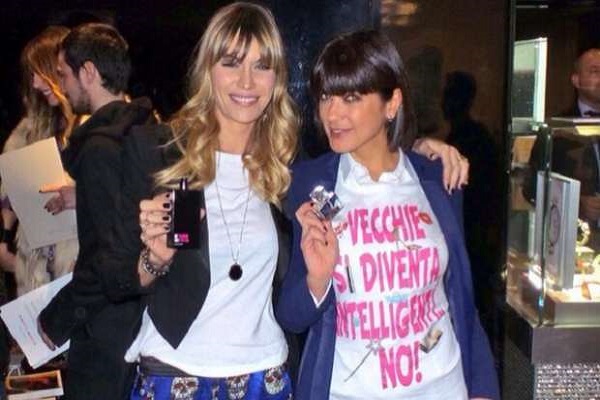 Ana Laura Ribas risponde a Belen: ecco la sua maglietta provocatoria