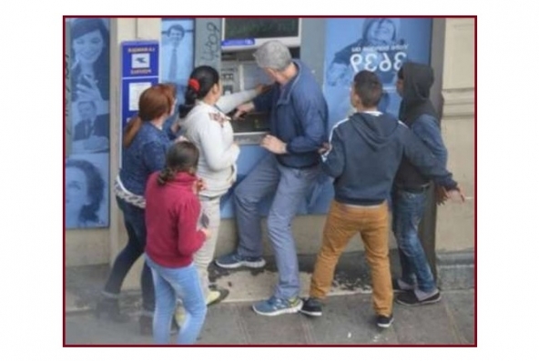 Turista rapinato al bancomat dai rom