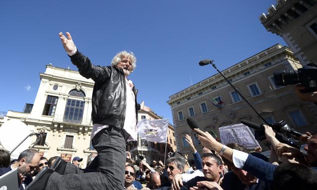 Movimento 5 Stelle in disordine: Grillo e Casaleggio accusati sulla rete