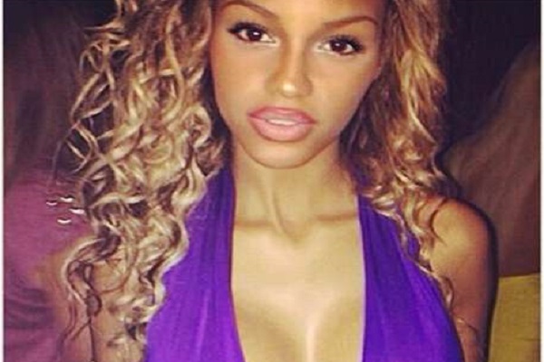 Fanny Neguesha si mostra su Instagram: sono single. Poi cancella il post