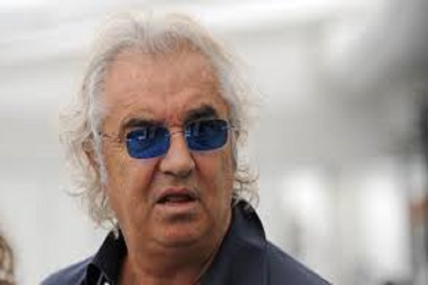 Flavio Briatore sale in cattedra ed ammette: i miei camerieri guadagnano anche 5 mila euro