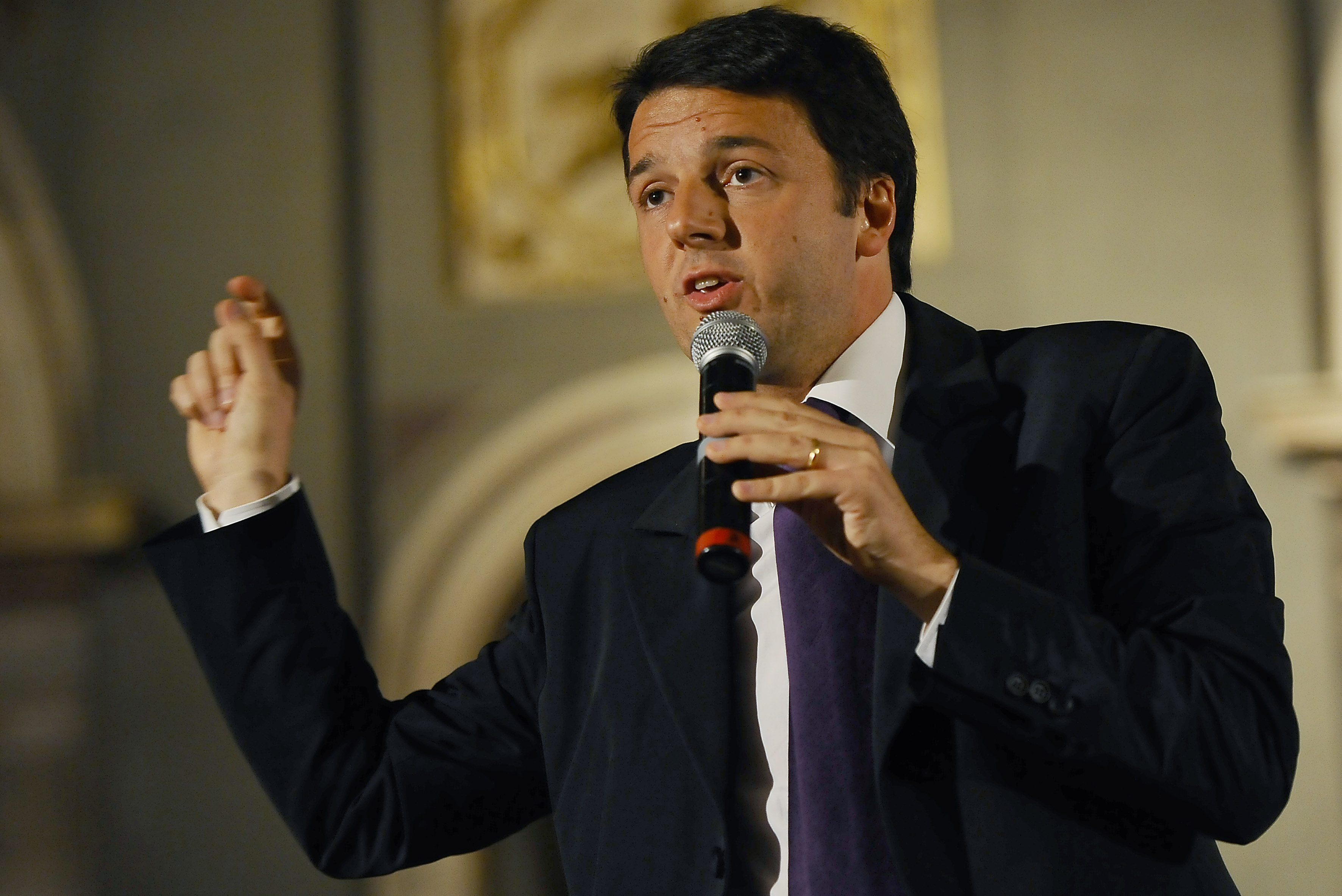 Renzi lancia appello ai sindaci di riaprire i cantieri