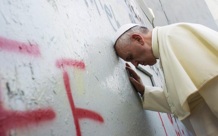 Papa Francesco a Betlemme ha chiesto il coraggio della pace
