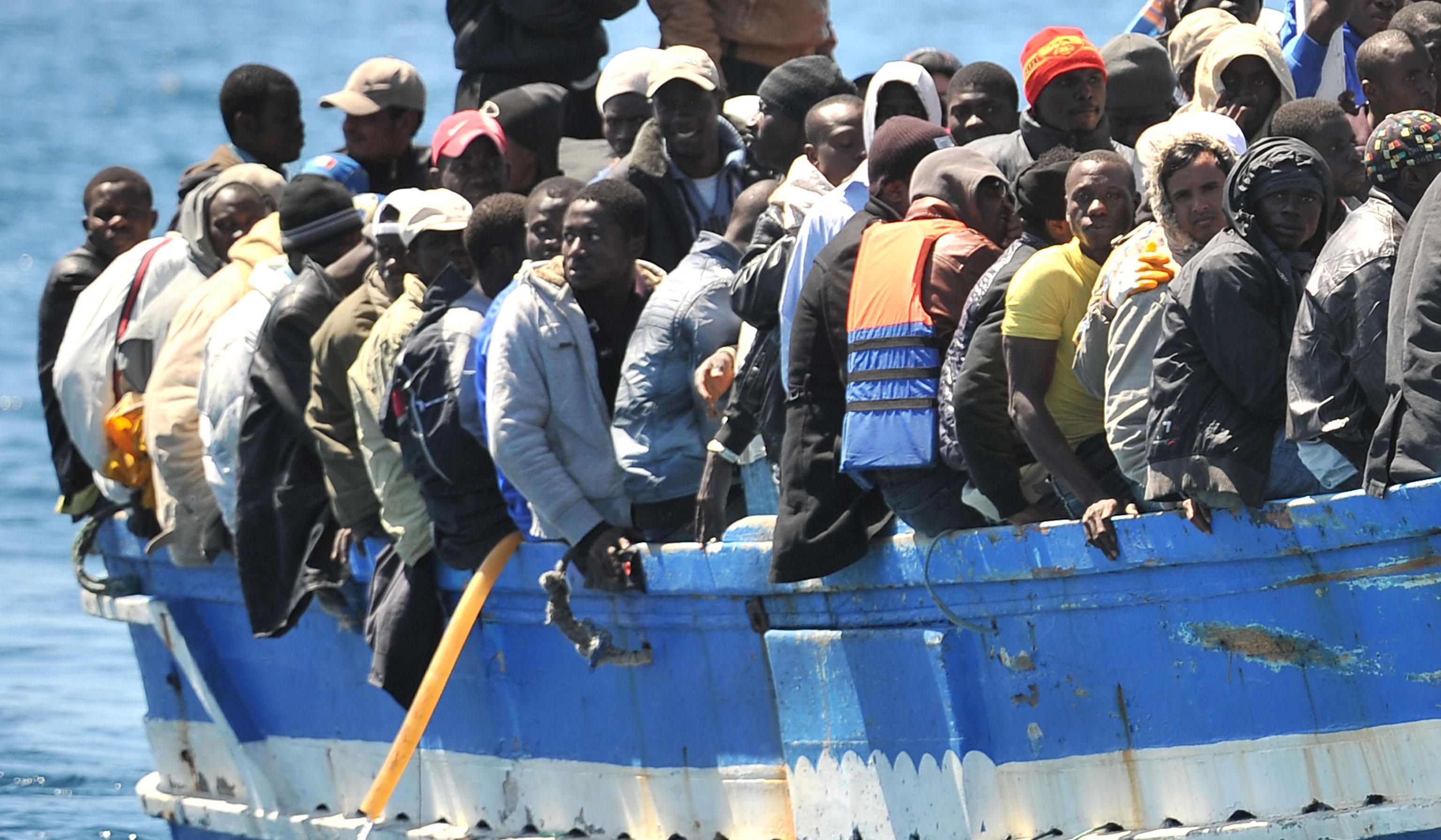 Barcone affonda a largo di Lampedusa ed è strage di immigrati