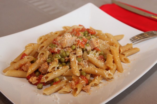 Primo piatto estivo: pasta tonno e piselli, ricetta e preparazione