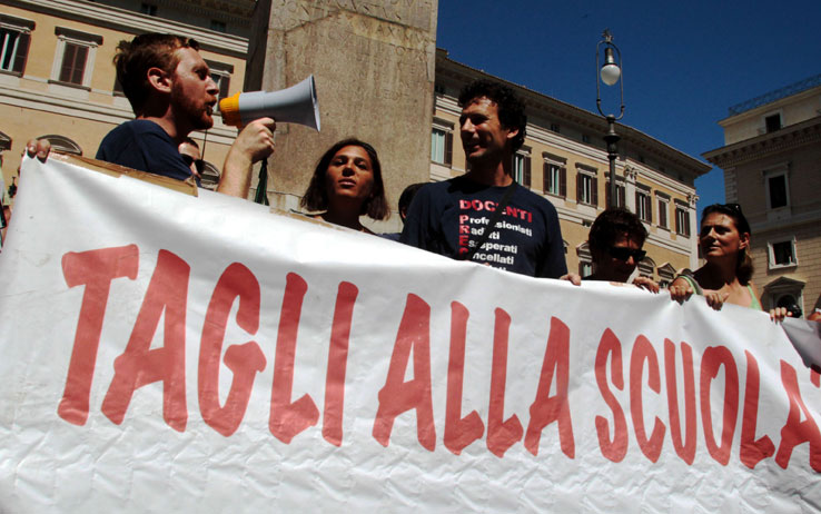 Tagli Scuola, Cgil lancia l’allarme per assistenti e collaboratori