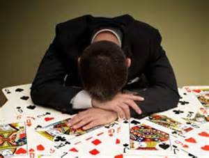 Gioco d’azzardo: le possibili cause scatenanti, i primi sintomi e possibili rimedi