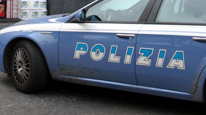 Muore mentre lo arrestano: assolti poliziotti incriminati di omicidio