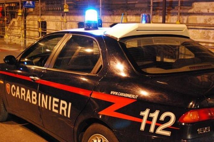Pavia: accoltella e uccide albanese durante lite, fugge, carabinieri lo inseguono