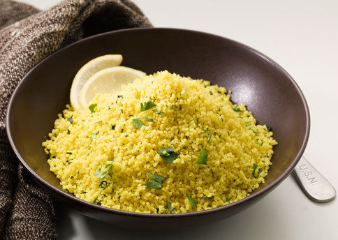 Estate e voglia di primi piatti etnici: cous cous con salsina indiana