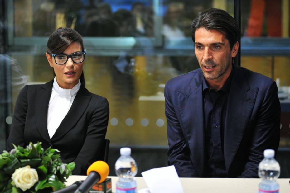 Gigi Buffon e Ilaria D’Amico beccati a mare insieme