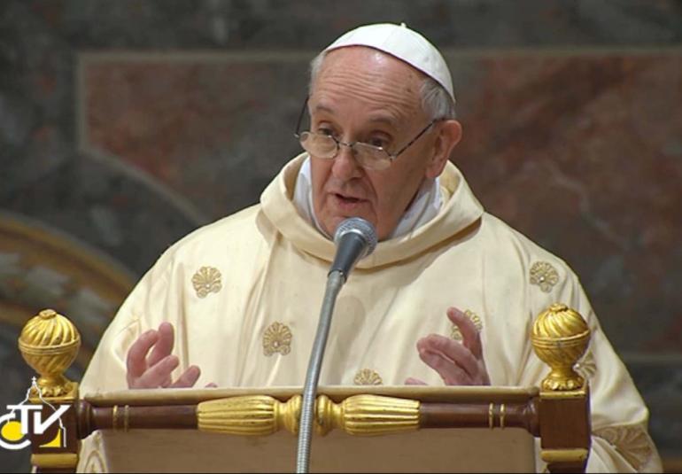 Papa Francesco si scusa per gli abusi del clero, poi incontra le vittime