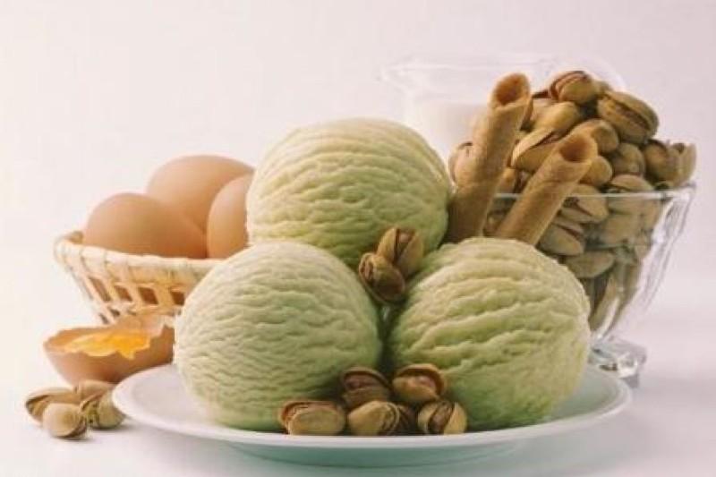 Ricette dolci per l’estate: gelato al pistacchio, ingredienti e preparazione