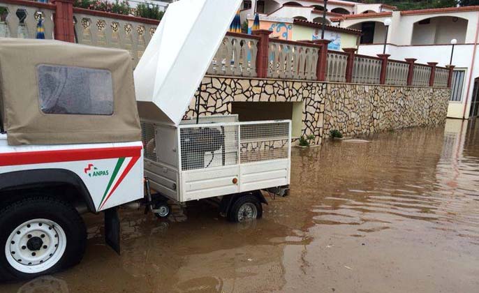 Renzi visita i Paesi colpiti dalle alluvioni nel Gargano