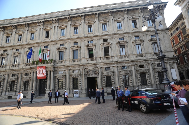 Milano: bomba a Palazzo Marino, falso allarme, effettuati controlli