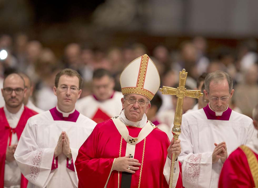 Papa Bergoglio avvia il Sinodo sulla famiglia: bisogna parlare chiaro