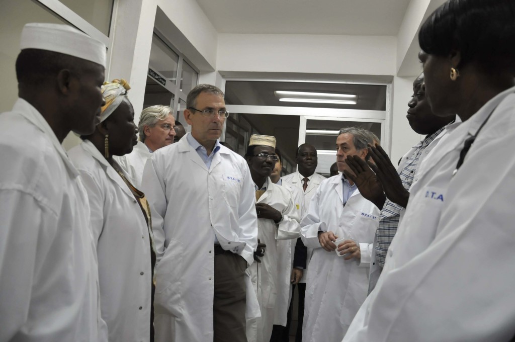 Epidemia ebola, come AIDS: sicurezza in Italia, allarme anche a Parigi