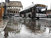 Maltempo Roma: Almone, negozi allagati. Porta Pia: crolli