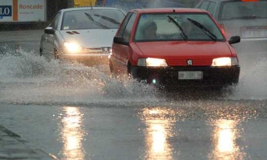 Maltempo Italia: esonda fiume, una vittima a Carrara