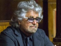 Grillo show a Bruxelles contro la Bce