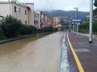 Maltempo, Liguria sott'acqua. A10 chiusa, ferrovia interrotta