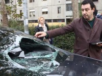 Bologna: Salvini aggredito, calci contro la sua auto