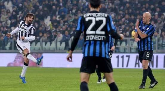 Juventus-Atalanta 2-1, gran gol di Pirlo
