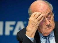 Fifa accuse di corruzione, arresti in Svizzera. Blatter indagato