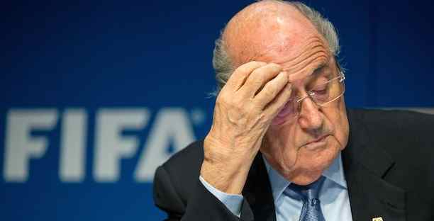 Fifa accuse di corruzione, arresti in Svizzera. Blatter indagato