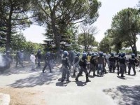 Proteste contro migranti, scontri a Roma Nord