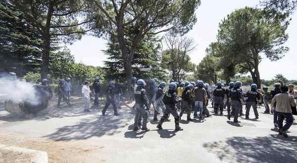Proteste contro migranti, scontri a Roma Nord