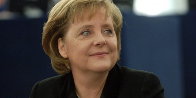 Per la Merkel la politica di immigrazione non cambia