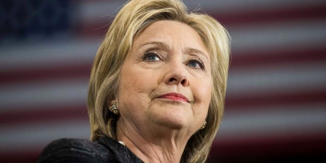 Hillary accetta definitivamente la candidatura