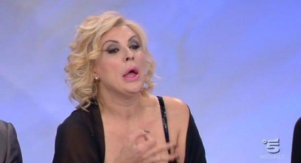 Tina Cipollari contro Er Faina